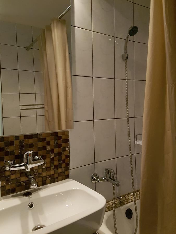 Woodstone Apartment Ploiesti Exterior photo